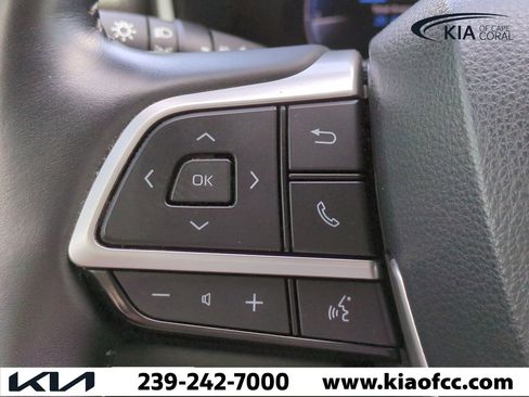 Used 2023 Toyota Highlander LE image 27