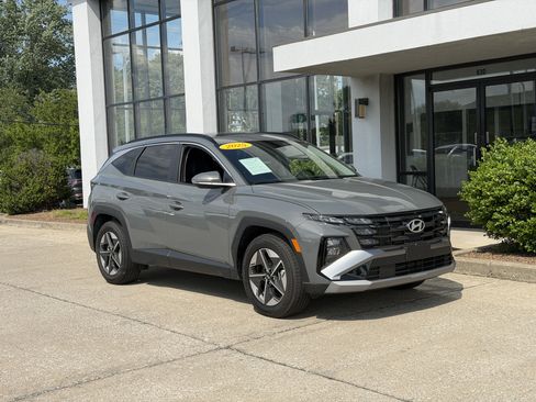 Certified 2025 Hyundai Tucson SEL FWD image 2