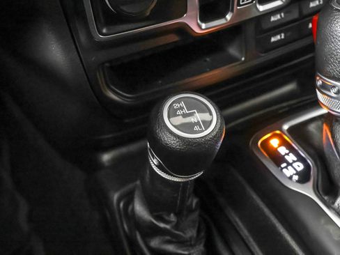 Used 2022 Jeep Wrangler Unlimited Sport image 36