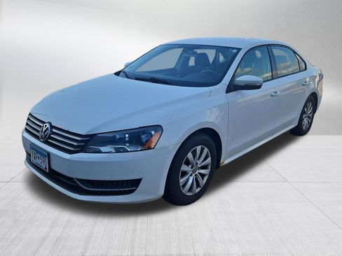 Used 2013 Volkswagen Passat 2.5 S FWD image 3