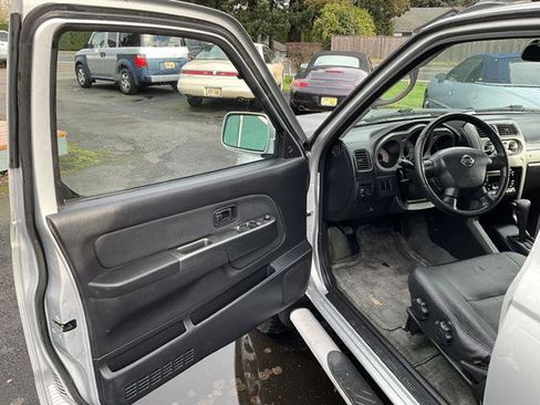 Used 2004 Nissan Frontier LE image 8