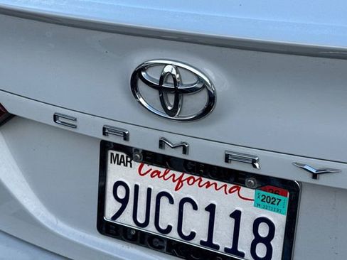 Used 2023 Toyota Camry SE FWD image 7