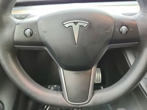 Used 2022 Tesla Model Y Performance image 43