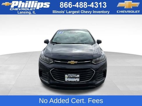 Used 2022 Chevrolet Trax LS w/ Tint and Cruise Package image 3