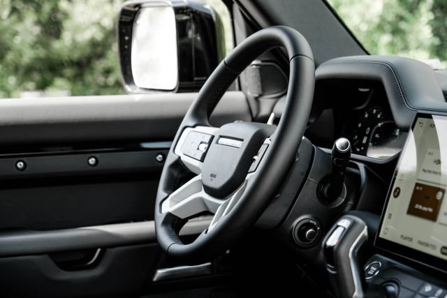 New 2026 Land Rover Defender 110 X-Dynamic SE AWD/4WD image 15