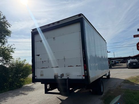 Used 2006 Chevrolet Express 3500 RWD image 15