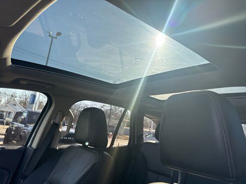 Used 2011 Ford Edge Sport w/ Canadian Touring Pkg image 25