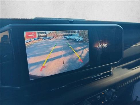 Used 2025 Jeep Wrangler Sahara w/ Technology Group image 24