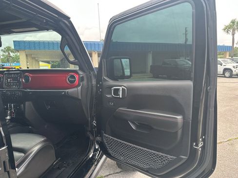 Used 2021 Jeep Gladiator Rubicon AWD/4WD image 19