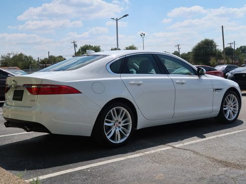 Used 2017 Jaguar XF Prestige image 12