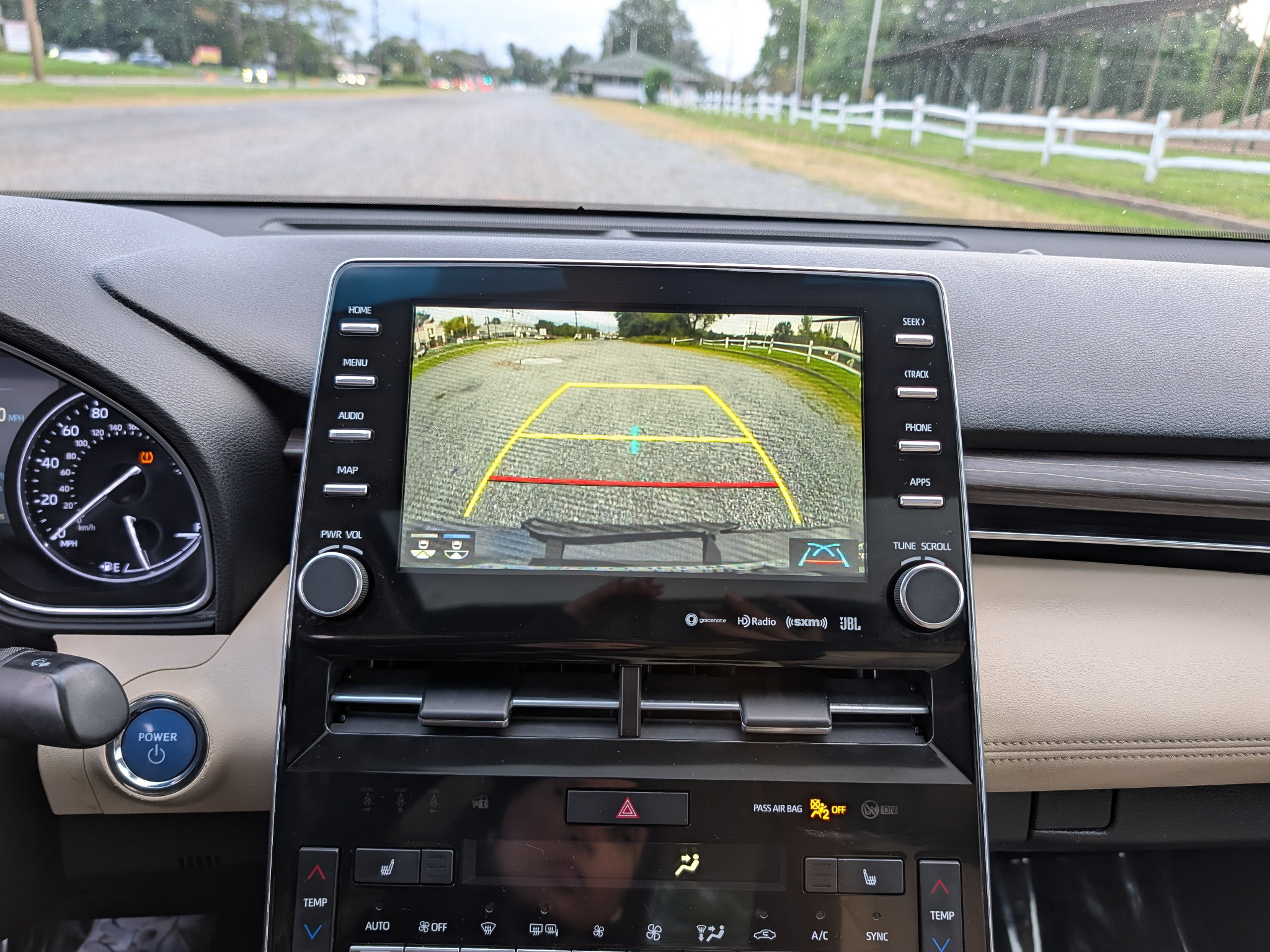 Used 2019 Toyota Avalon XLE w/ Moonroof Package FWD image 25