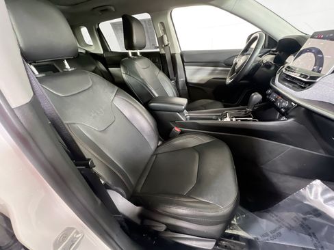 Used 2022 Jeep Compass Latitude w/ Sun and Sound Group AWD/4WD image 28