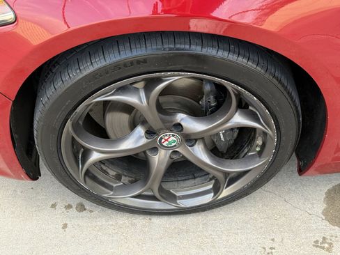 Used 2017 Alfa Romeo Giulia Ti w/ TI 19" Sport Package image 13