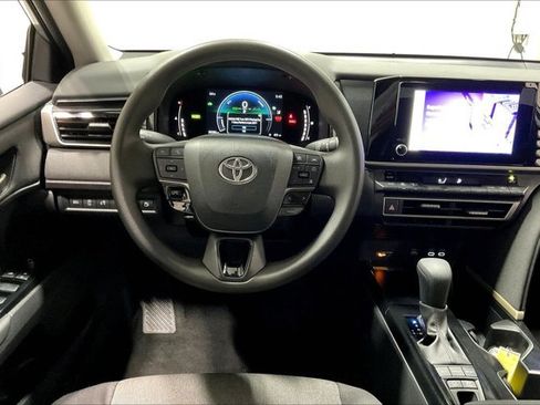 Certified 2025 Toyota Camry LE image 6