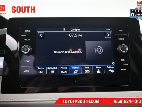 Used 2025 Volkswagen Taos SE FWD image 15
