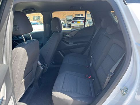 Used 2025 Chevrolet Equinox LT FWD image 25