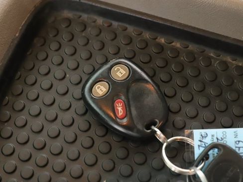 Used 2006 GMC Sierra 2500 SLT w/ Heavy-Duty Power Package image 20