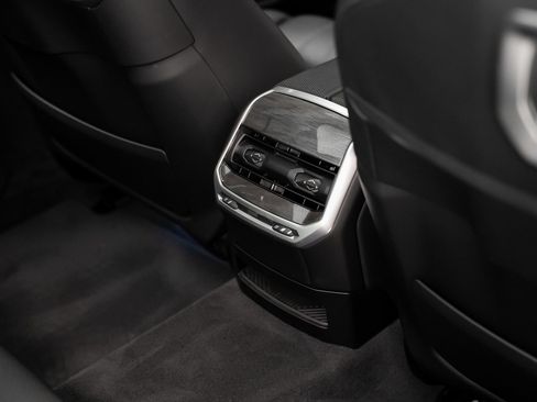 Used 2024 BMW i7 M70 AWD/4WD image 71