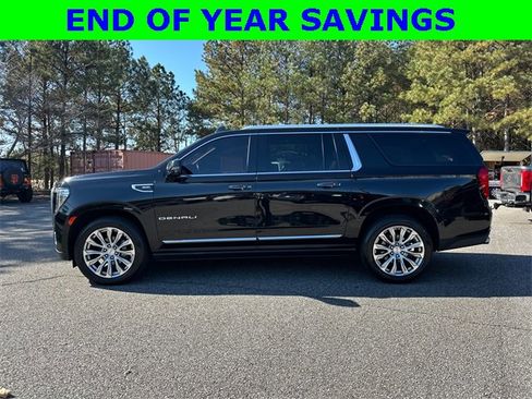 Used 2022 GMC Yukon XL Denali image 4