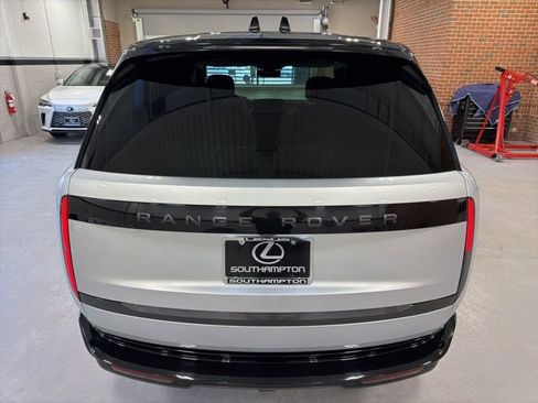 Used 2024 Land Rover Range Rover SE image 7