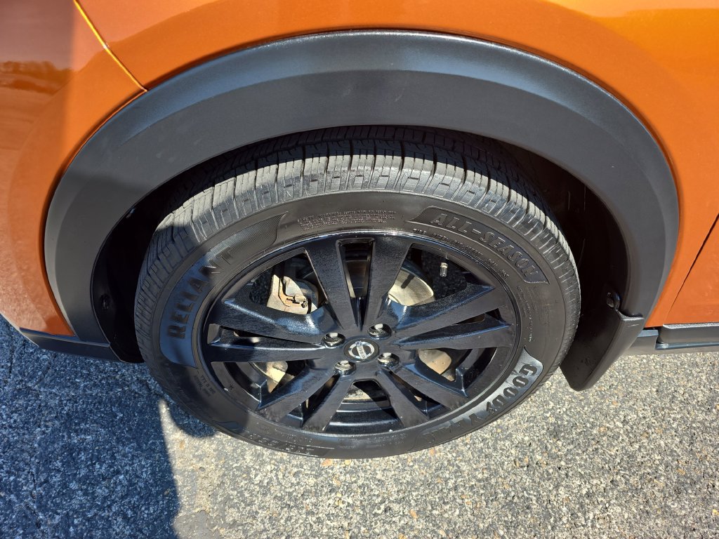 Used 2018 Nissan Kicks SR FWD image 9
