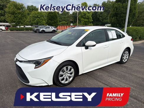 Used 2024 Toyota Corolla LE FWD image 1