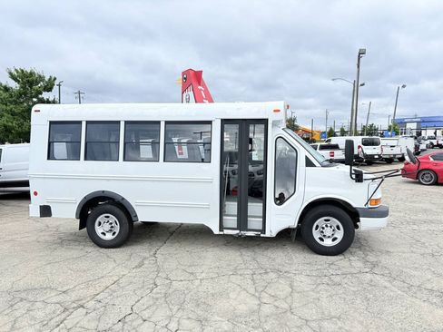 Used 2014 Chevrolet Express 3500 w/ School Bus Package RWD image 2