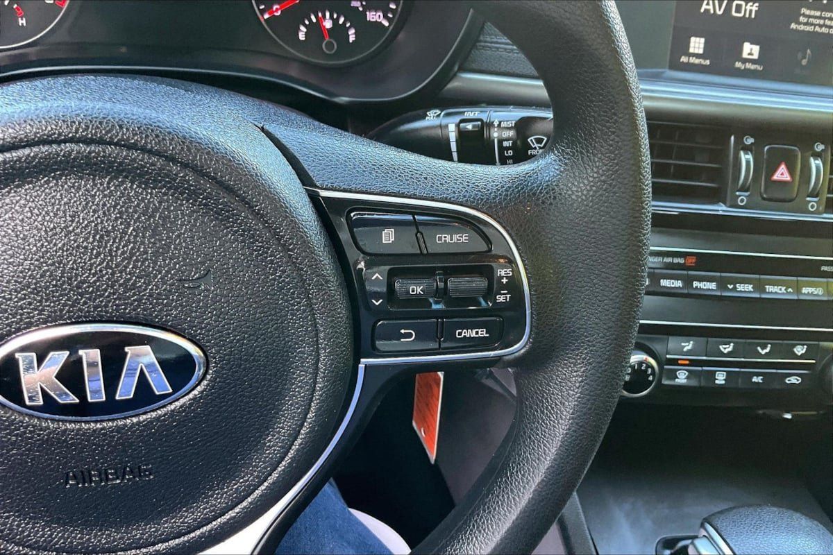 Used 2018 Kia Optima LX FWD image 12