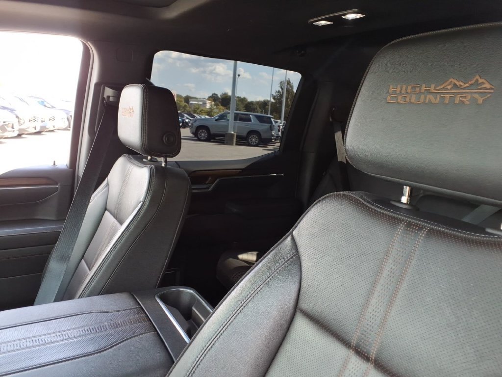 Certified 2023 Chevrolet Silverado 1500 High Country w/ High Country Premium Package AWD/4WD image 13