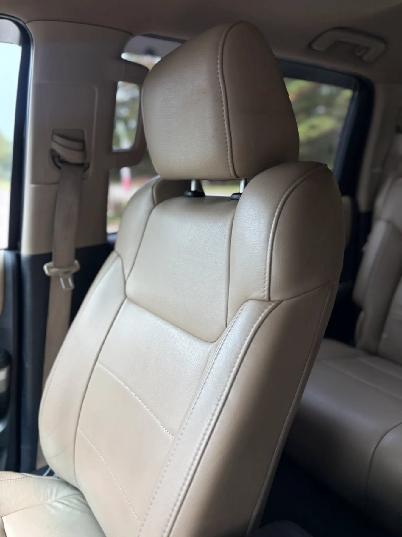 Used 2014 Toyota Tundra Limited w/ Limited Premium Package AWD/4WD image 17