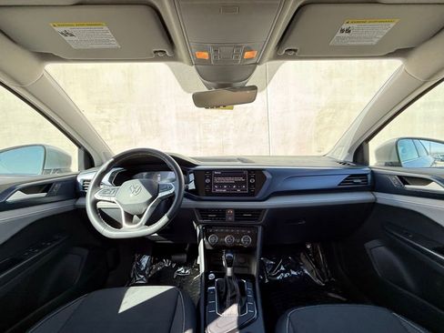 Used 2024 Volkswagen Taos SE image 6