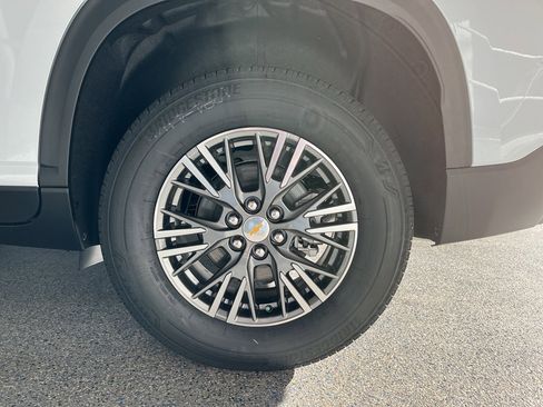 New 2026 Chevrolet Traverse LT w/ LPO, Floor Liner Package image 31