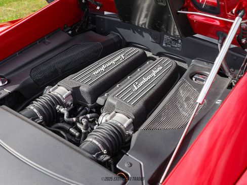 Used 2014 Lamborghini Gallardo LP 560-4 image 17