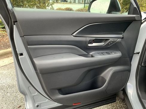 Certified 2026 Toyota Grand Highlander AWD Hybrid image 17
