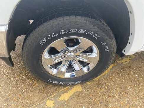 Used 2020 RAM 1500 Laramie w/ Off Road Group AWD/4WD image 10