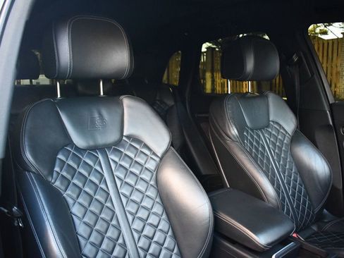 Used 2018 Audi SQ5 Premium Plus w/ S Sport Package image 30