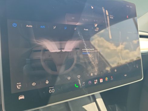 Used 2024 Tesla Model Y Long Range RWD image 14