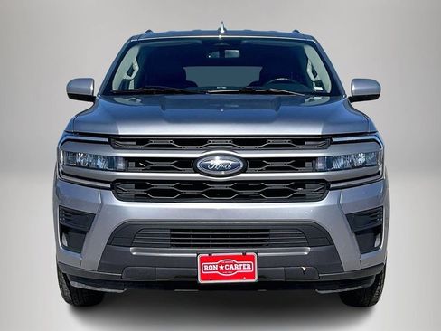 Used 2024 Ford Expedition Max XLT image 3
