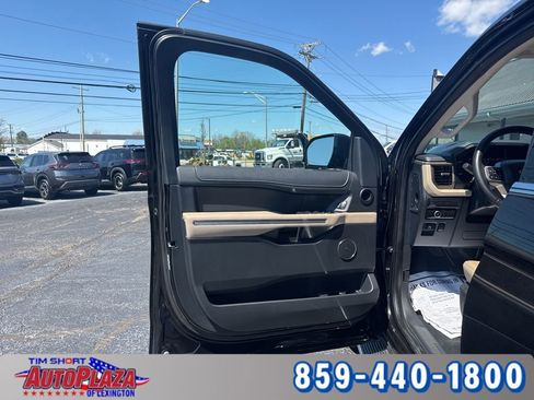 Used 2023 Ford Expedition Limited AWD/4WD image 15