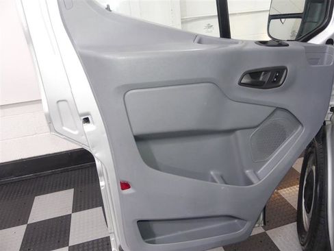 Used 2018 Ford Transit 350 XL image 15