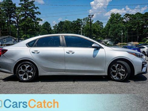 Used 2019 Kia Forte LXS FWD image 2