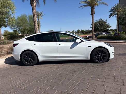 Used 2022 Tesla Model 3 Standard Range RWD image 5