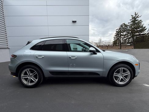 Certified 2020 Porsche Macan AWD/4WD image 6