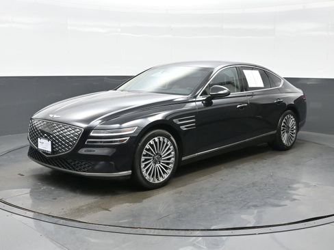 Certified 2023 Genesis G80 image 2