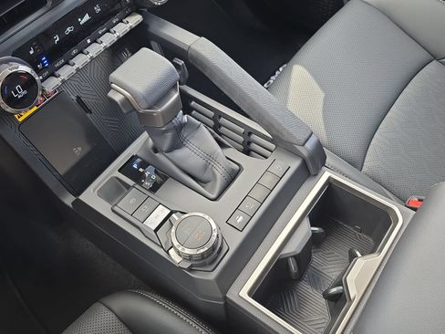 New 2026 Toyota Tacoma Limited AWD/4WD image 21