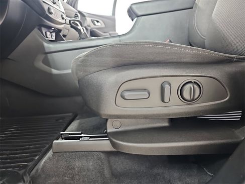 Certified 2023 Chevrolet Traverse LT image 37