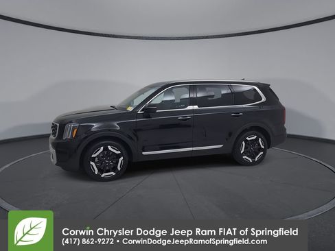 Used 2025 Kia Telluride S AWD/4WD image 7