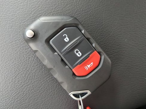 New 2025 Jeep Gladiator Mojave w/ Technology Group image 25