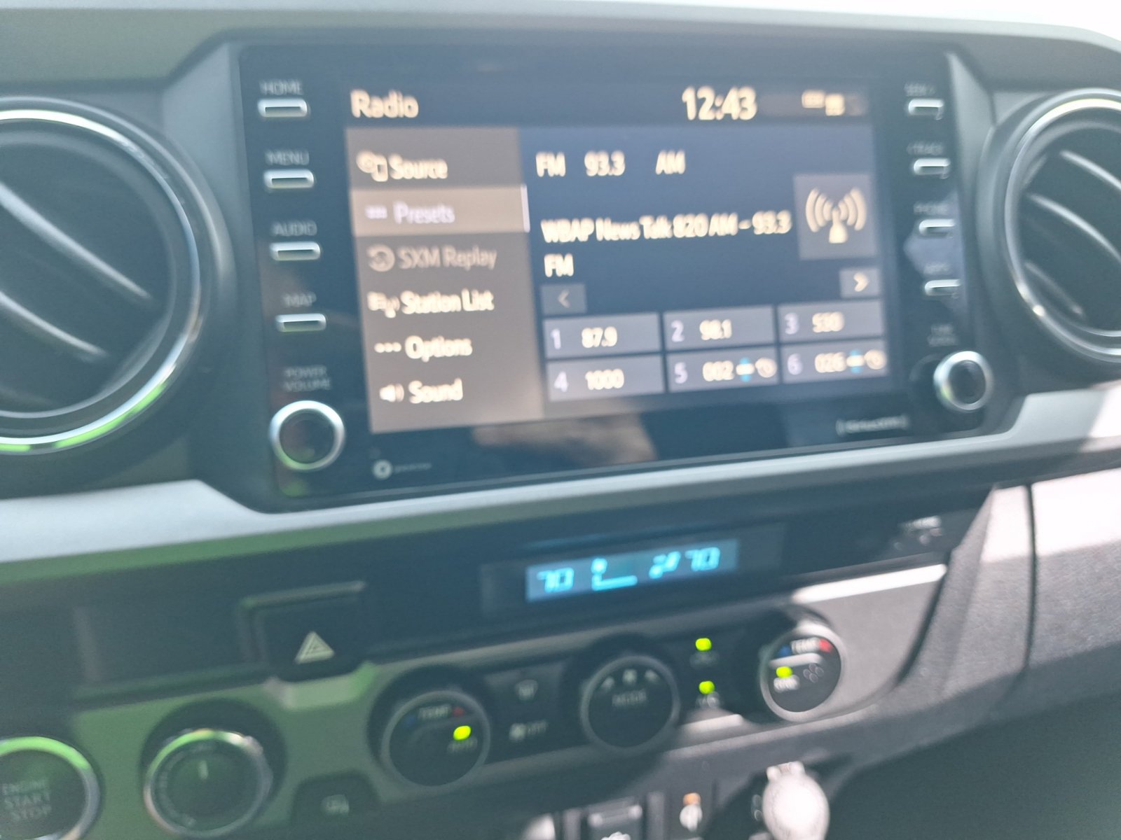 Used 2023 Toyota Tacoma TRD Off-Road w/ Technology Package AWD/4WD image 28