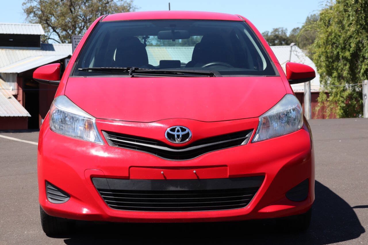 Used 2014 Toyota Yaris L FWD image 3